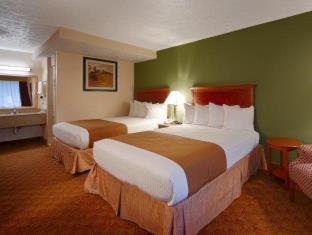 Clarion Pointe Morrow - Atlanta South Hotel Room photo