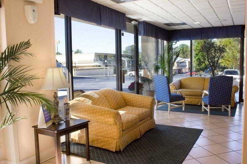 Clarion Pointe Morrow - Atlanta South Hotel Interior photo